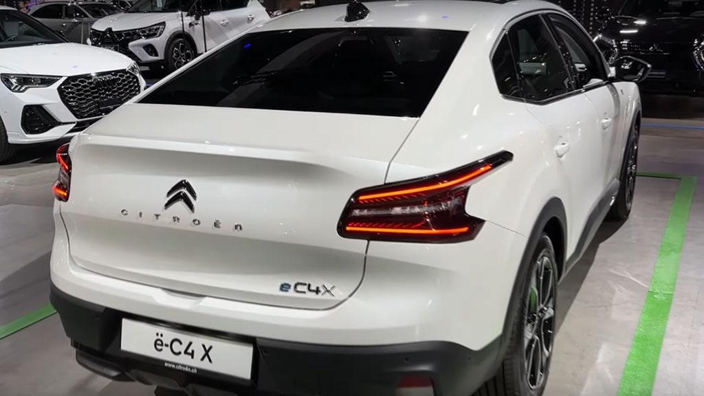 Citroen C4 X Arka Yan